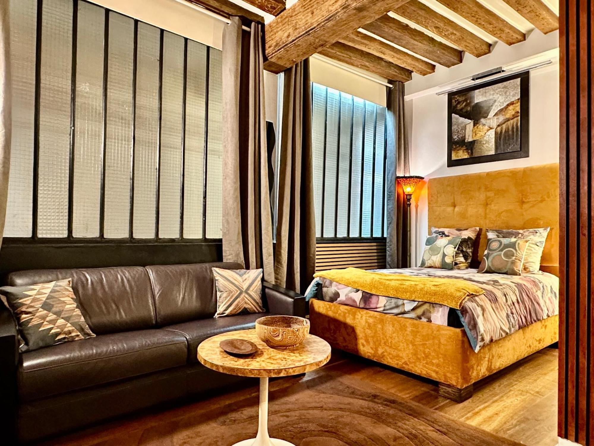 Studio Design By Kenzo Near Notre Dame ปารีส ภายนอก รูปภาพ